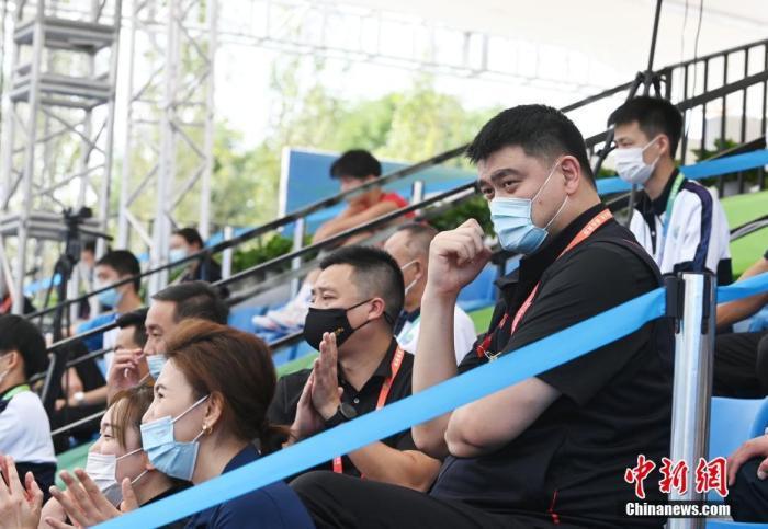 如何通过篮球训练和心理辅导提升自信_2
